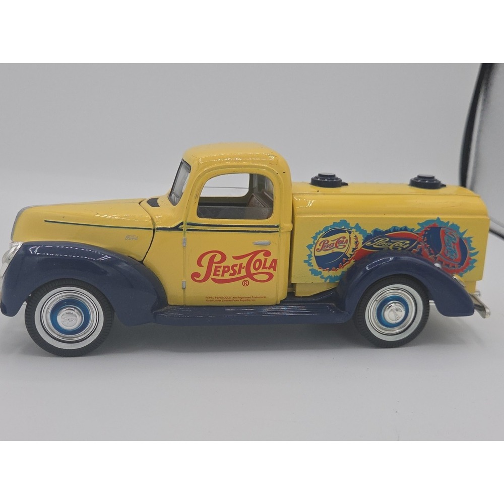 #35401 Golden Wheel PEPSI-COLA 1940 Ford Truck ~ 1:18 1997 Diecast